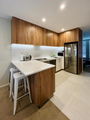 Queenstown Townhouse - 5mins Airport - AC - Wifi - TV